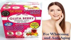 Gluta Berry Boisson 200000 mg avec des fruits frais en arrière-plan