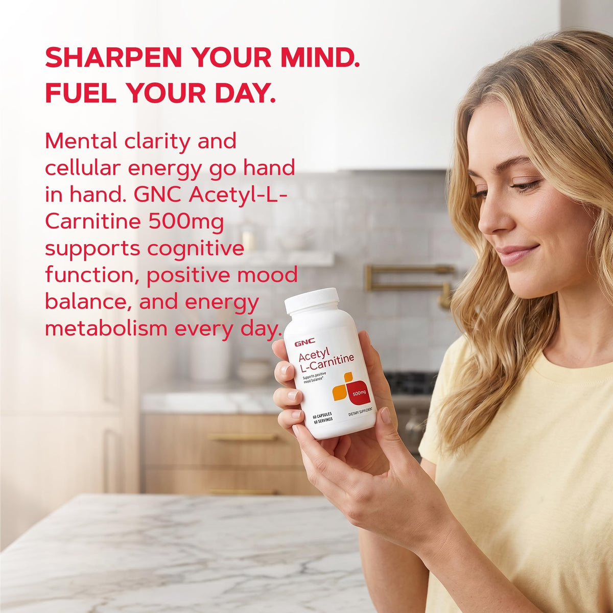 GNC Acetyl-L-Carnitine 500mg capsules dans une main