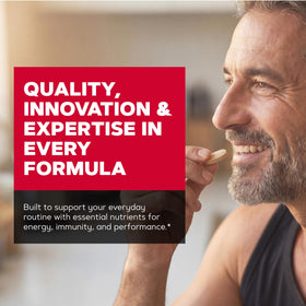 GNC Mega Men Sport Multivitamin 90 comprimés sur table