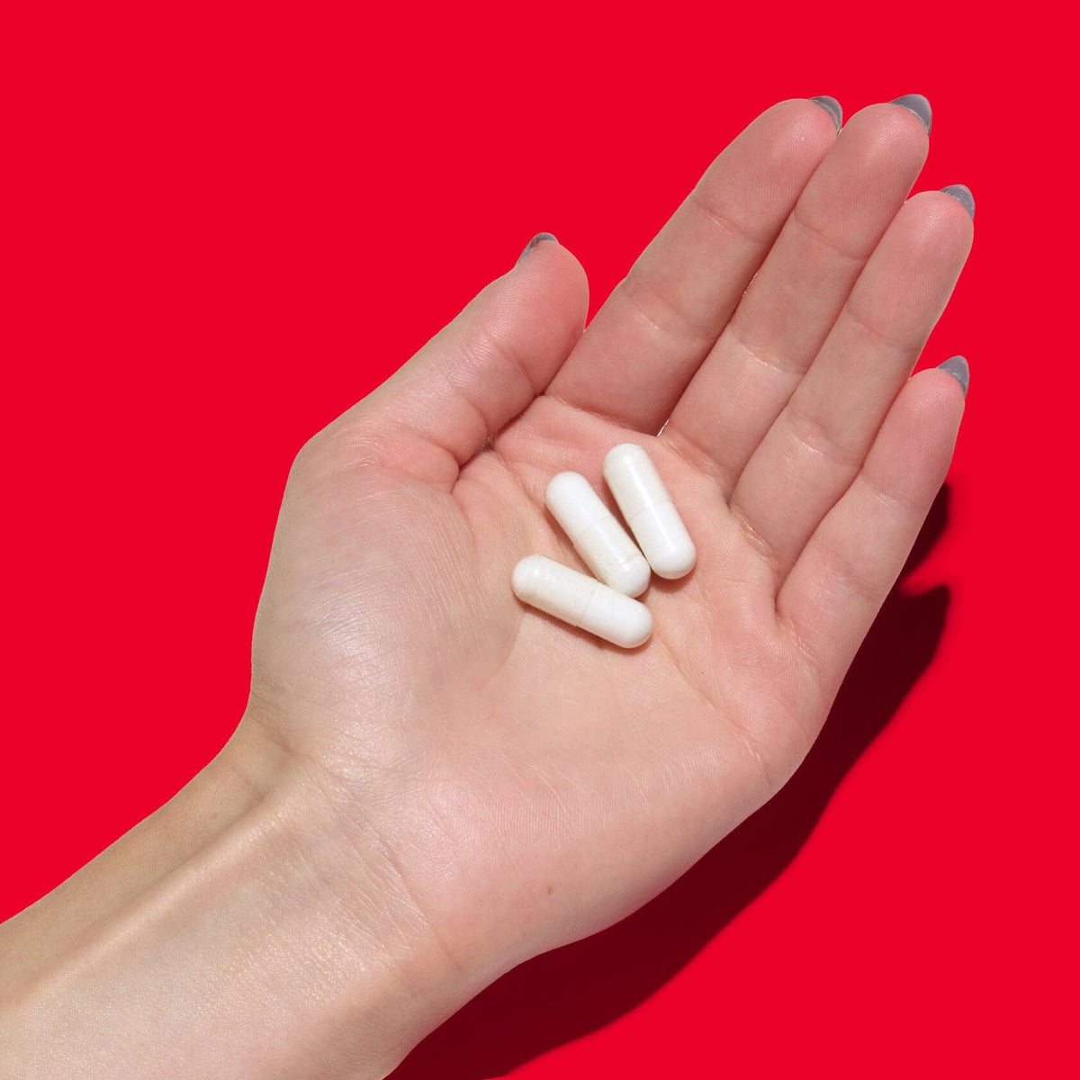 GNC Super Magnesium 300mg capsules ouvertes