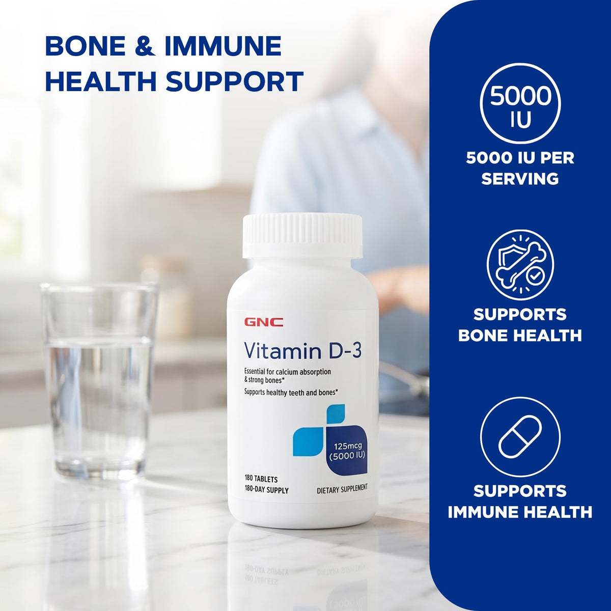GNC Vitamine D3 125mcg, tablettes à côté d'un verre d'eau
