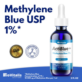 Goutte de Biovitalis Solutions Actiblue+ Methylene Blue 1% sur une surface blanche