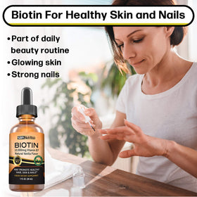 Gouttes de biotine liquide SBR Nutrition dans une cuillère