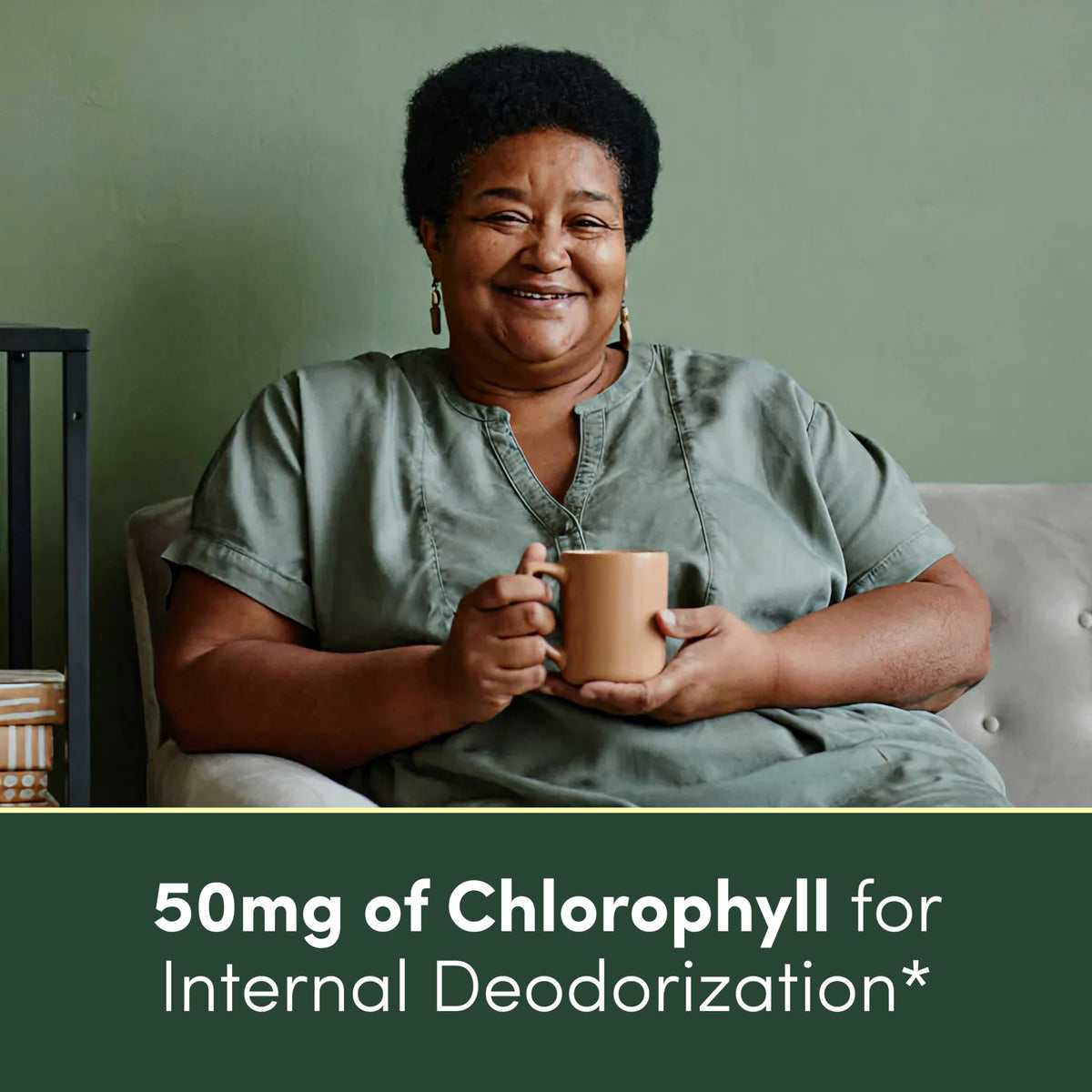 Gouttes de chlorophylle liquide Black Girl Vitamins, présentation sur une table en bois