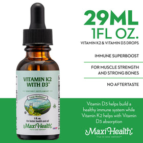 Gouttes de Maxi Health Vitamine D3 K2 sur une cuillère