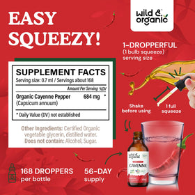 Gouttes de piment de cayenne Wild & Organic sur fond blanc