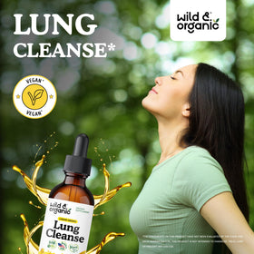Gouttes de teinture de Mullein Wild & Organic sur une cuillère