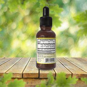 Gouttes de vitamine C Arymar sur une table en bois