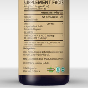 Gouttes de Vitamine D3 K2 NUSAVA avec un fond de nature