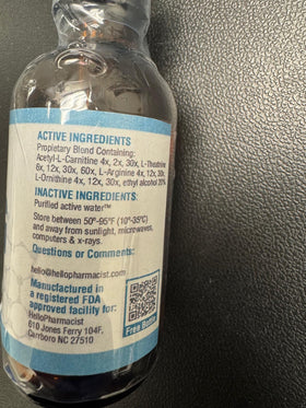 Gouttes métaboliques HelloPharmacist avec une main tenant le flacon