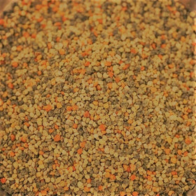Granules de pollen d'abeille dans une salade