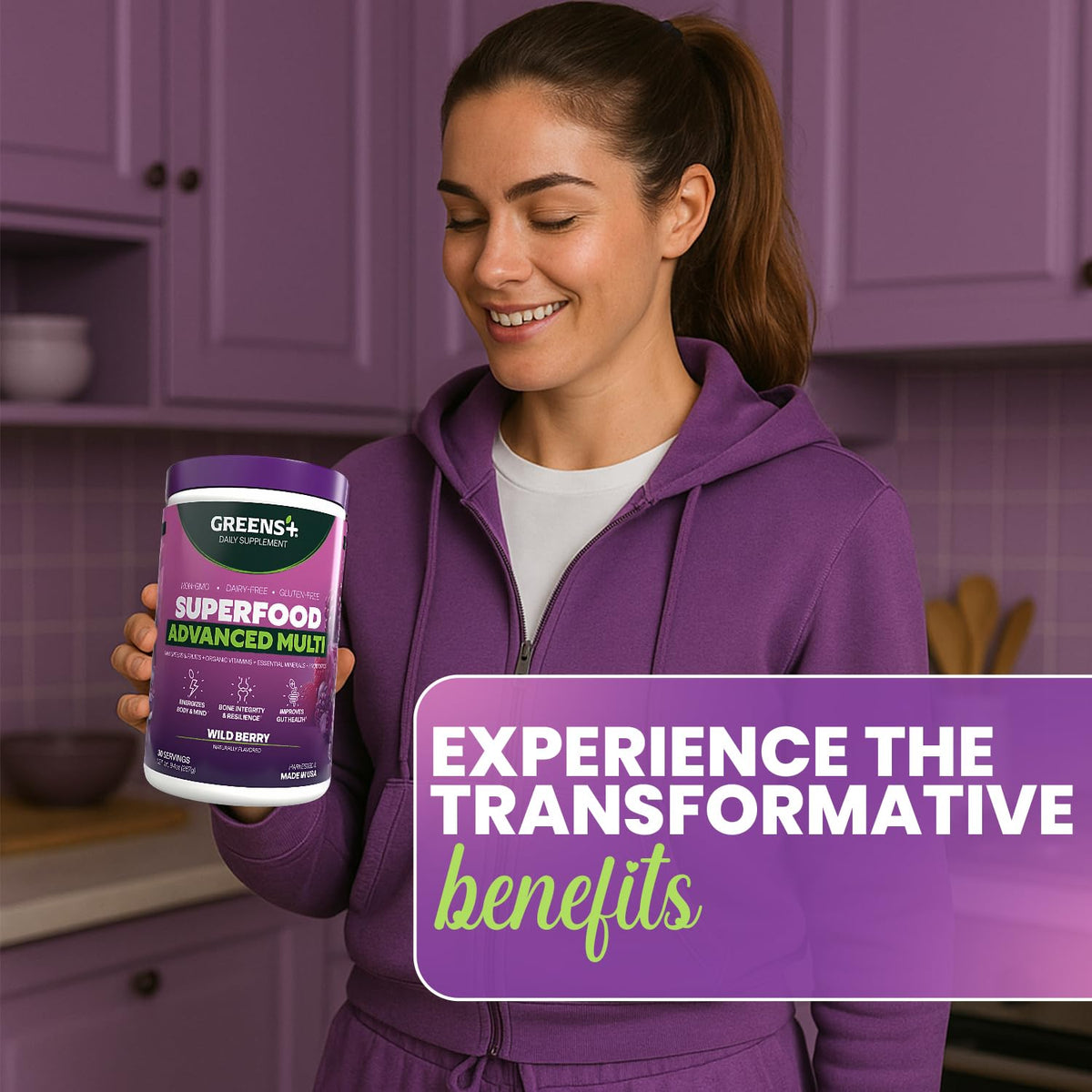 Greens+ Advanced Multi Wild Berry Poudre Superaliment 408g en mélange dans un smoothie