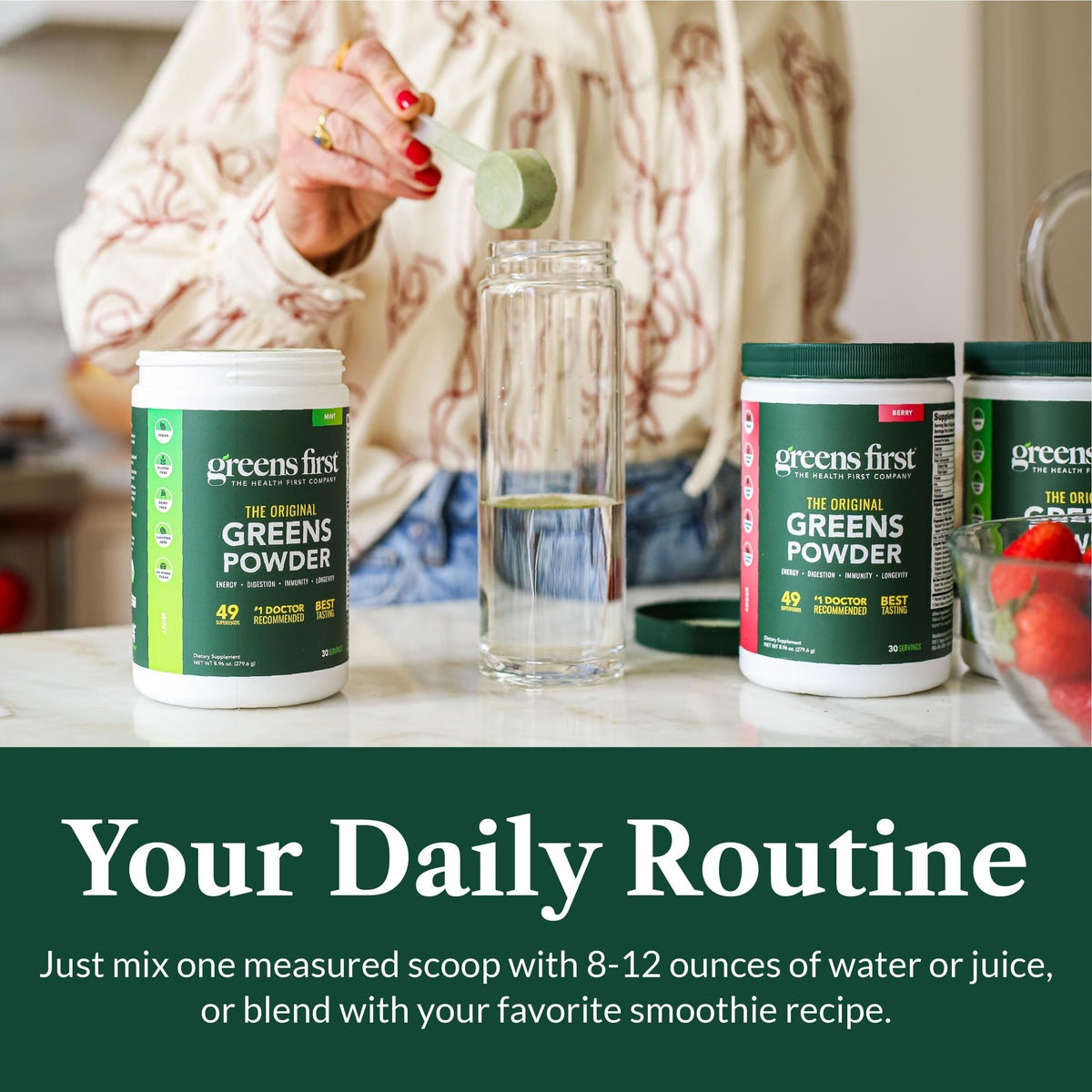 Greens First Poudre de Super-aliments Chocolat, mise en scène sur une table