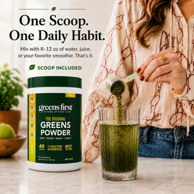 Greens First Poudre de Super-aliments, mélange dans un verre d'eau