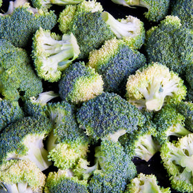 Gros plan sur l'étiquette des capsules d'extrait de brocoli