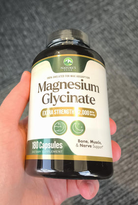 Gros plan sur les capsules de Magnésium Glycinate Nature's Peak