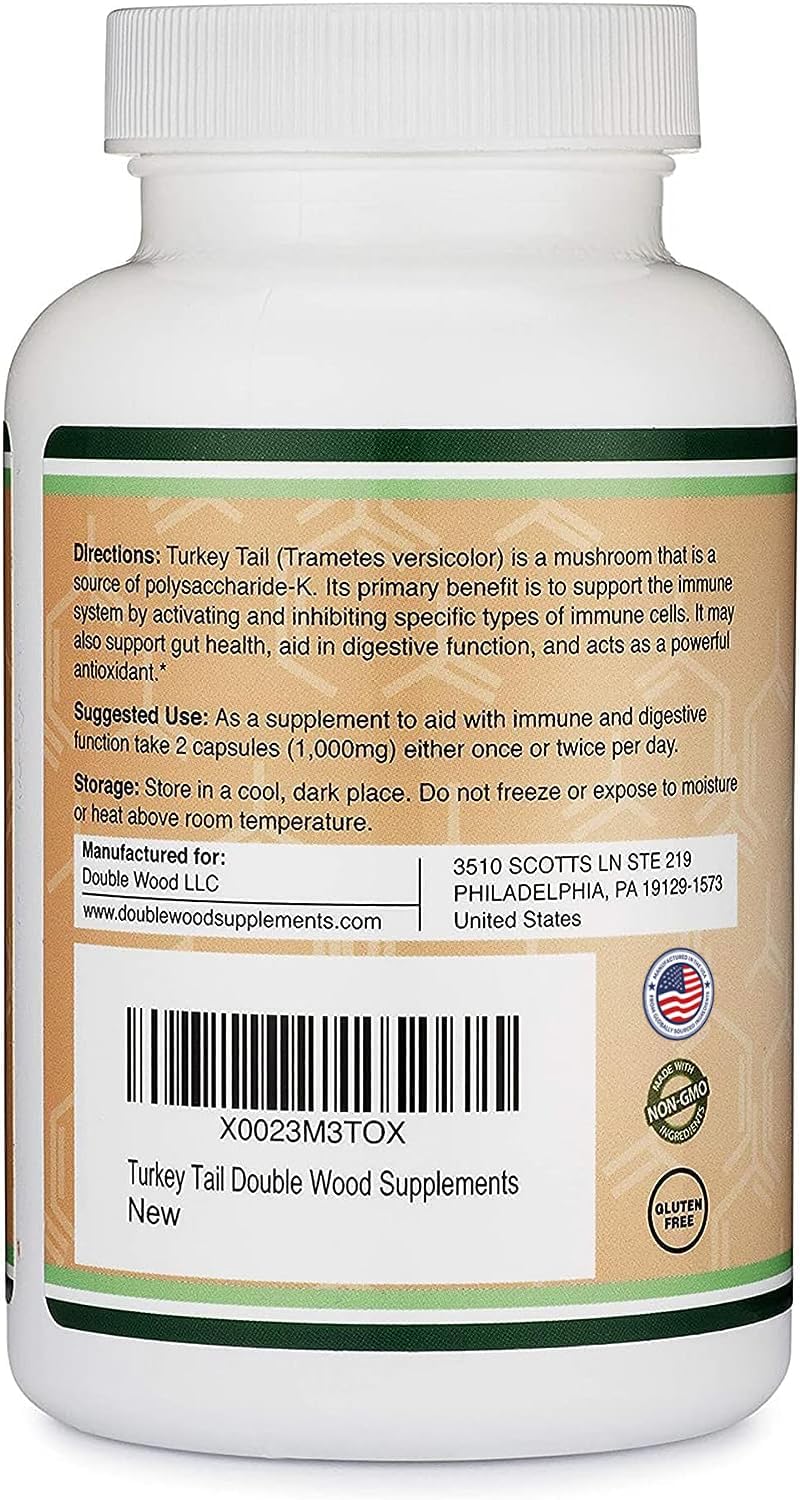 Gros plan sur une capsule de Champignon Turkey Tail 1 000 mg