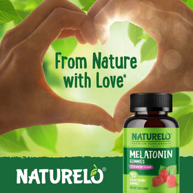 Gummies à la Mélatonine NATURELO sur une table avec une lumière douce