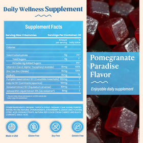 Gummies Akasha Superfoods ouvertes avec une poignée de gummies