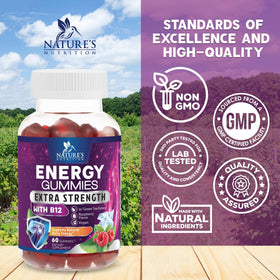 Gummies B12 Nature's Nutrition avec une main tenant le pot