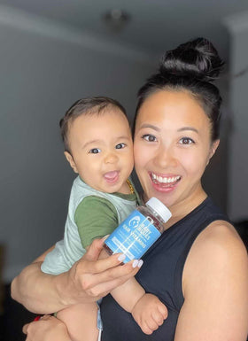 Gummies Baby Blues sur fond blanc, montrant le produit sous différents angles