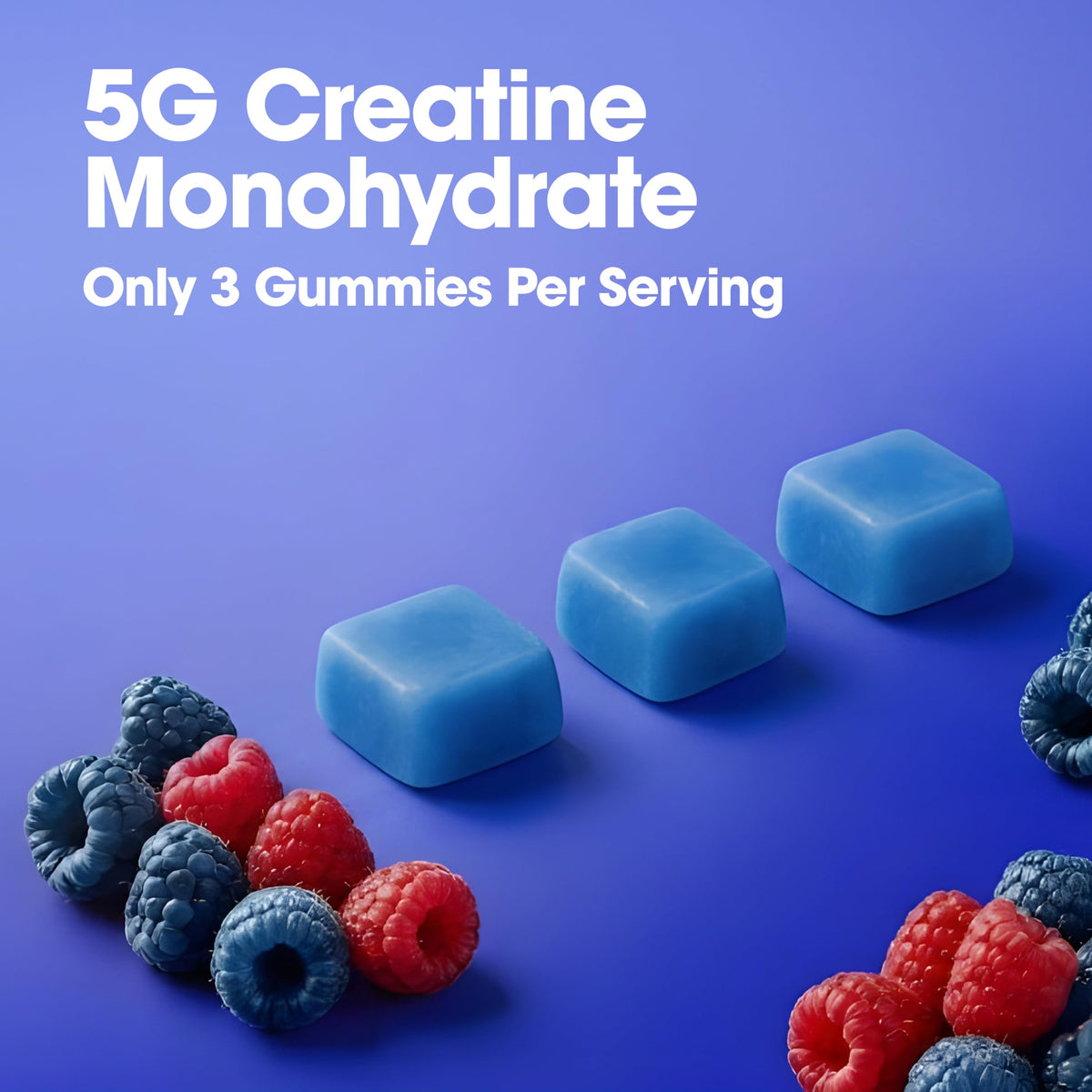 Gummies créatine Optimum Nutrition avec une portion dans une main