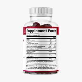 Gummies de betterave dans un bol, entourées de fruits