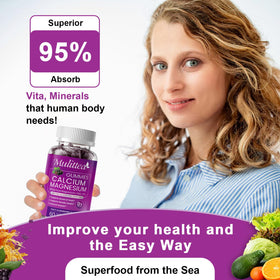 Gummies de calcium Mulittea sur une table avec des baies