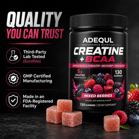 Gummies de créatine ADEQUL tenus dans une main