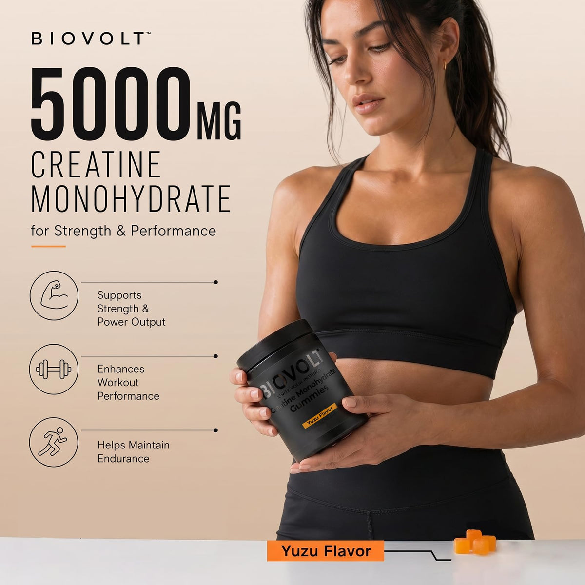 Gummies de créatine BIOVOLT sur une surface en bois