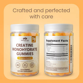 Gummies de créatine monohydrate NaturaLife Labs dans une main