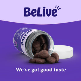 Gummies de fer BeLive, mise en scène avec des accessoires de santé