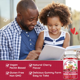 Gummies de fer ReviNutra pour enfants, présentation avec des fruits