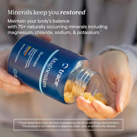 Gummies de Magnésium à la Pêche Trace Minerals, présentation sur une table