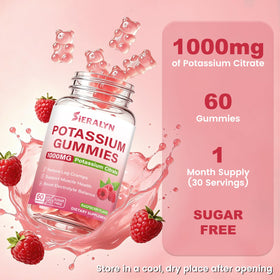 Gummies de potassium Sieralyn dans une main avec une prise de vitamine quotidienne