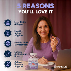 Gummies de resvératrol Purify Life avec une main tenant un bonbon