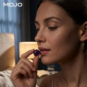 Gummies de Sommeil Mojo, présentation avec fruits mûre et prune