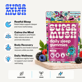 Gummies de sommeil SuperMush à côté d'une tasse de thé