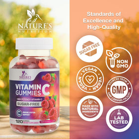 Gummies de Vitamine C Nature's Nutrition, présentation sur une table