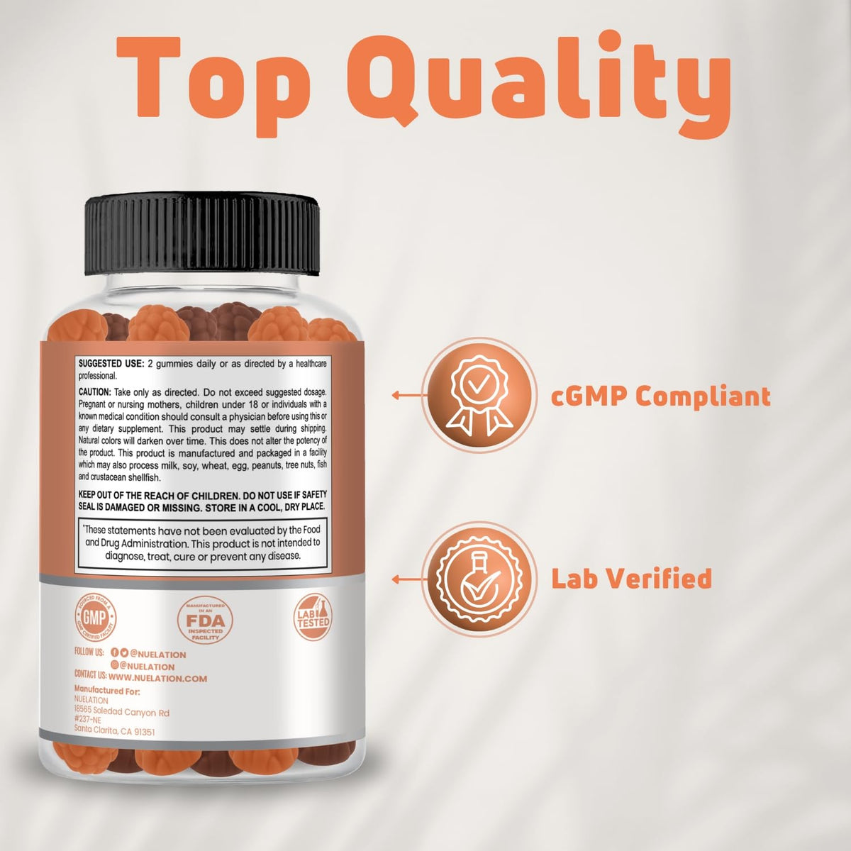 Gummies de vitamine D3 NUELATION avec un verre d'eau