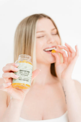 Gummies EcoLuxe, présentation sur une table en bois