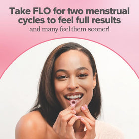 Gummies FLO PMS, prise d'une gummy dans la main