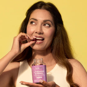 Gummies L-Theanine BrainMD avec des feuilles de thé
