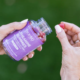 Gummies L-Theanine BrainMD sur une table