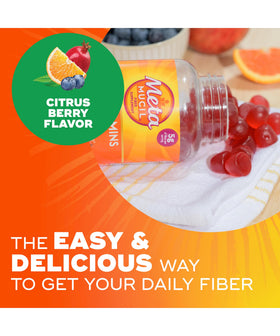 Gummies Metamucil sur une assiette avec fruits