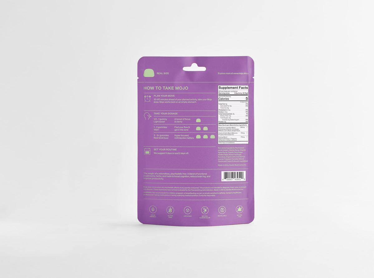 Gummies Mojo disponibles sur une table avec une boisson