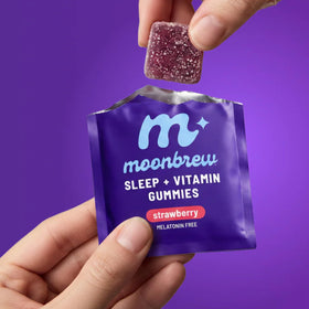 Gummies MoonBrew Fraise Sommeil dans un bol