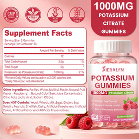 Gummies Sieralyn sur une table avec un verre d'eau