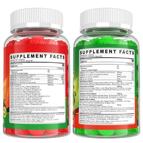 Gummies Super Greens EnvyCure 440g dans une main avec un fond naturel
