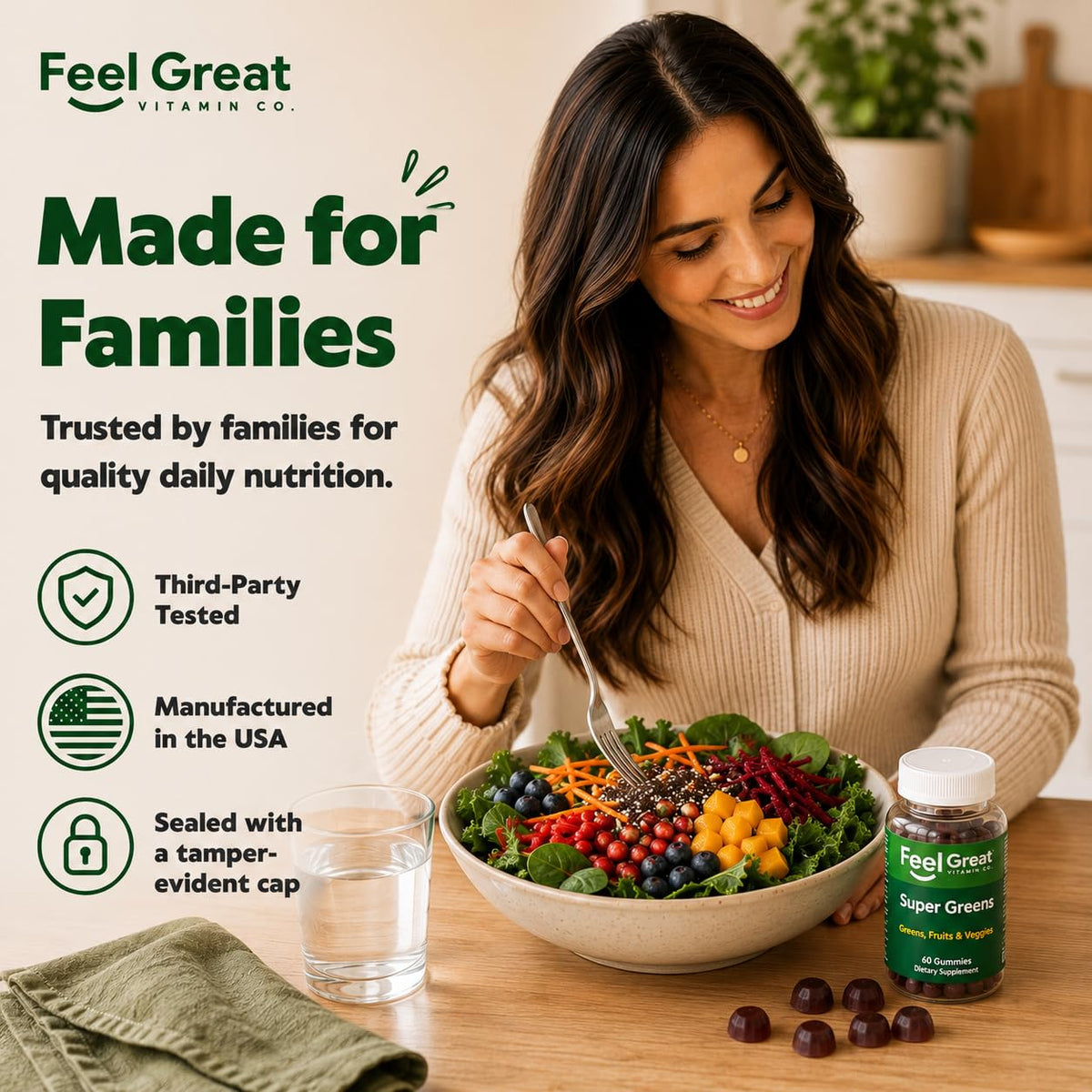 Gummies Super Greens sur une assiette avec un verre d'eau à côté